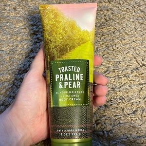 Toasted praline and pear body cream. Never used!